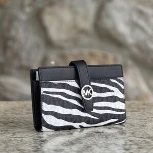 SALE 💖 NWT Michael Kors Black and White Zebra Wallet